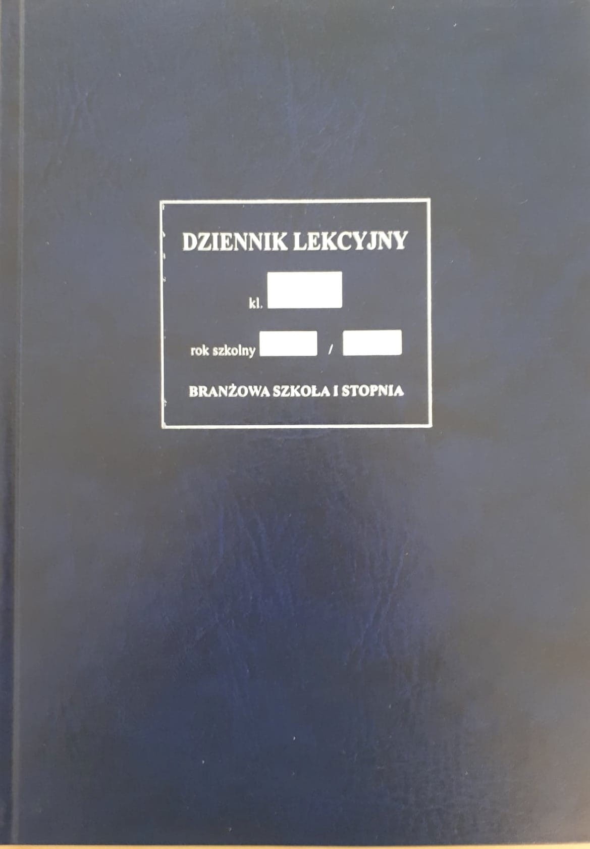 3200